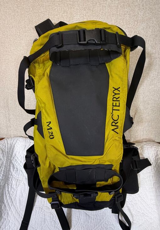 Arc'teryx Other - Arc'teryx M20 Yellow Black Ski Snowboard Backpack Alpine Pack Durable Outdoor